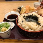 えびすや 大治店 - 天ざるきしめん　揚げ技術抜群の天ぷらはサクサクで最高っ！！長～いきしめんのベロベロ感とコシは一級品☆☆☆　2018/06/03