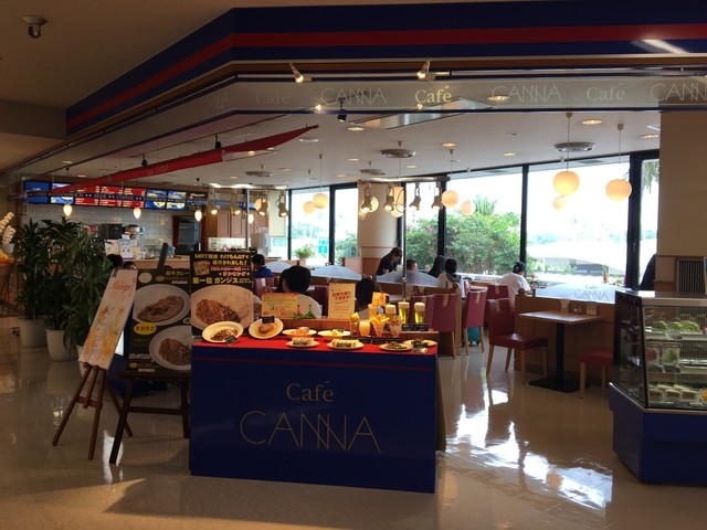 南国のオープンカフェ 宮崎空港 カンナ By キャンディ カンナ 宮崎空港 カフェ 食べログ