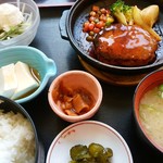 Hamanasu - ハンバーグ煮込み定食