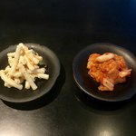 マカロニサラダとキムチ