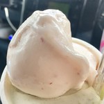 GELATERIA LA FESTA - 丸森産の桃を使った「フレッシュピーチ」は、サッパリとした味わいで、桃の香りが活きています！！