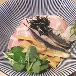 寿製麺よしかわ - 【限定】いわしつみれそばの麺