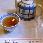 来来 - ランチタイムにまずはお茶