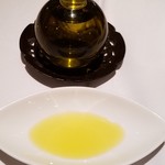 ル　ピニョン - オリーブオイルも若干ハーブが効いていいお味