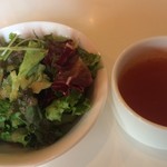 多摩川ダイナー - セットのサラダとスープ