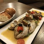 Osteria Omatsu - 真鯛のアクアパッツァとバゲット