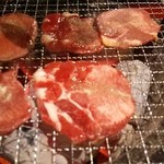 炭火焼肉屋台 たじま屋 - 焼きます