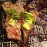 炭火焼肉屋台 たじま屋 - ワサビでサッパリ