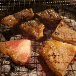 炭火焼肉屋台 たじま屋 - 焼きます