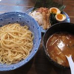 麺家 大勝軒 - つけ麺 ＆ 盛り合わせトッピング（赤）