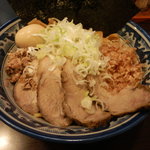 「油そば（並）（750円）、全部のせ（400円）」です