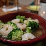 PASTA MARCHE AWkitchen’s - ブロッコリーとエビのアヒージョ