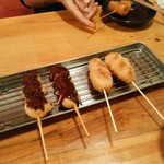 Oosaka Kushikatsu Motsunabe Horumon Yaki Kushimon Teki - 左からチョコバナナかつ、スイートポテトシナモンかつ２本づつ