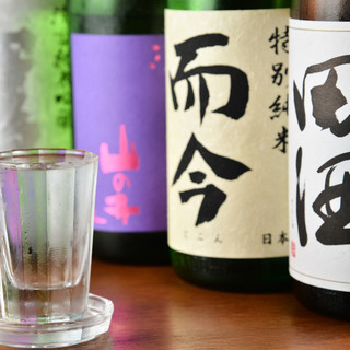 Enjoy freely in liquor store style [1] Local sake from each region depending on the season