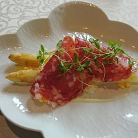 グリルうかい 丸の内店 - ホワイトアスパラのミモザサラダ