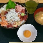 ふじやす食堂 - 豪快ふじやす丼720円を大漁盛り＋200円