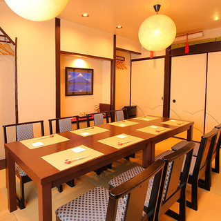 [Private room] Comfortable table and tatami room for up to 12 people