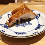 一碗水 - 米燻鶏腿(お米とお茶でスモークした鶏もも肉)