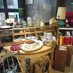 エメ - お洒落なインテリア