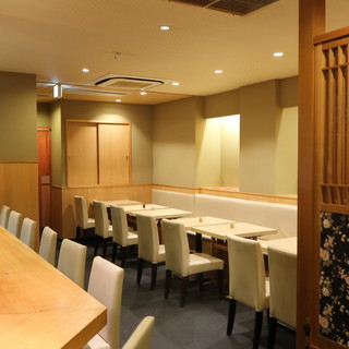 Can accommodate large parties of up to 32 people.