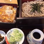 Mendo Koro Idumi - ざる蕎麦かつ重ランチ（蕎麦、ご飯大盛）