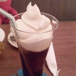 カフェ エスプレッシーボ セカンドシーズン - アイスウインナーコーヒー。うまっ♪