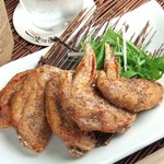 chicken dish wings (4 pieces)