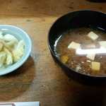みそ汁、香の物