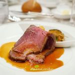 パレスホテル東京 - 牛ロース肉のロースト  夏野菜のフラン フレッシュハーブの香るシンプルなジュ