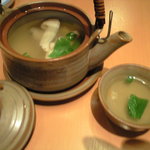 梅丘寿司の美登利総本店 - 松茸の土瓶蒸し
