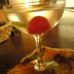 旧バラ荘 - 野毛【オーシャンバー　旧バラ荘】　アワティーニ(うるまハブ　クースー8年物のマーティニ風)850