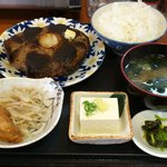 全国珍味・名物　難波酒場 - マグロステーキ定食500円