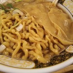 すごい煮干ラーメン凪 - 凪製麺の太縮れ麺に一反めん