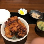 とり日和 - から揚げ丼（クーポン使用で540円）