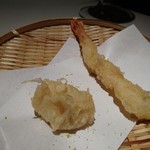 ワインと天婦羅 あら木 - 海老／ホタテ