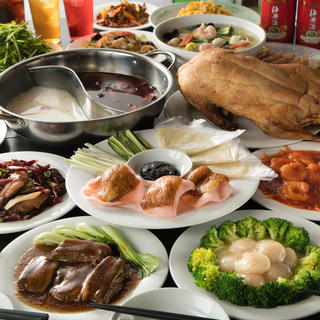 Luxurious order buffet of Beijing duck, abalone, and shark fin 4,268 yen