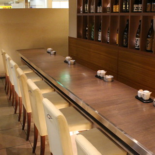 A high-quality Japanese space for adults...a place where you can relax after work and have fun talking.