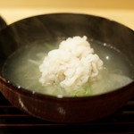 新ばし 笹田 - 鱧と新玉葱のお椀