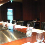 Shirakawa - カウンタ席とテーブル席