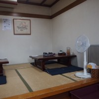 出羽屋 - そば屋の店内