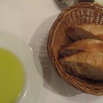 銀座アッラマーノ - パン