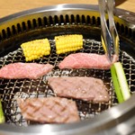 焼肉 はたがや - みんなで焼くのも楽しいね