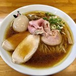 麺屋 しん蔵 - 田舎の醤油 800円 手揉み平ちぢめ麺チェンジ 50円 味玉 100円