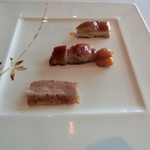 叉焼と豚ネックの黒胡椒焼き 香鶏のマリネ 盛り合わせ