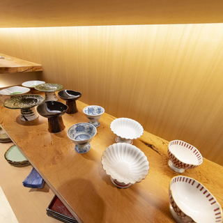 [Attention to detail such as sake vessels made of tin and tableware made of Yamagata casting]