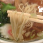 麺工房 ジロー - 麺 リフトアップ