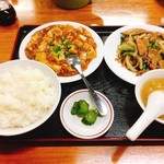 蓬莱閣 - 麻婆豆腐とニラレバセット（1000円）