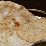 アジアン ダイニング アンド バー エベレスト - Asian Dining & Bar EVEREST ＠本蓮沼 ランチセットのナンとパパド