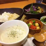 ムスビカフェ - カレーランチセットズームアップ②