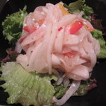 ゆむゆむ - 新たまねぎとサーモンのマリネっぽいサラダ３５０円